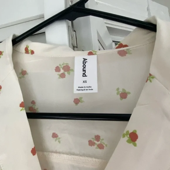 Abound short sleeve button up - Picture 2 of 2